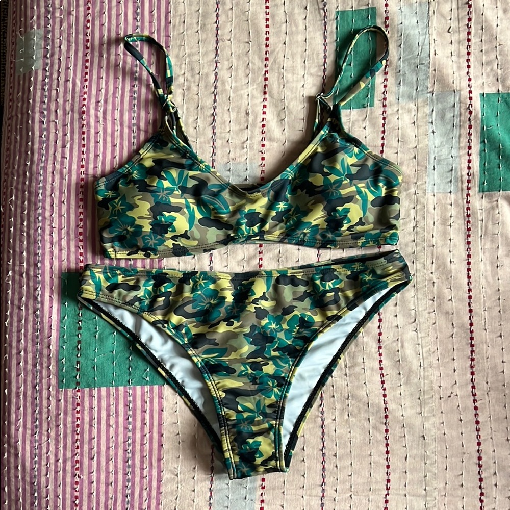 SHEIN Green and Tan Bikini Set